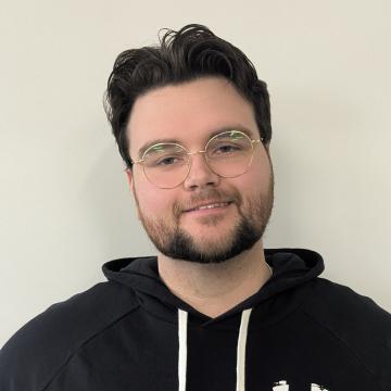 Max McKenzie headshot