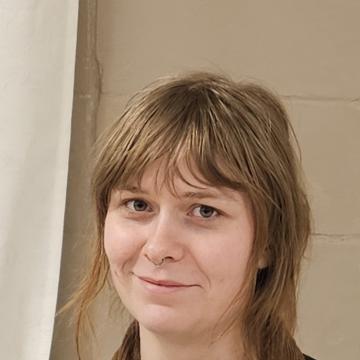 Mollie Lynch-Packard headshot