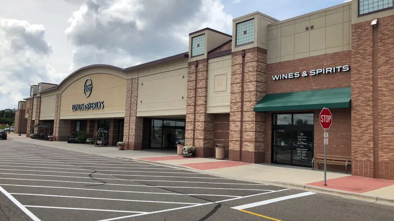 Lunds & Byerlys Woodbury Store Building