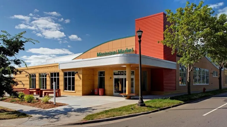 Mississippi Market Co-Op West 7th Store Front