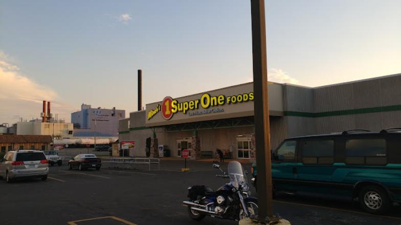 Super One Grand Rapids North Store Building