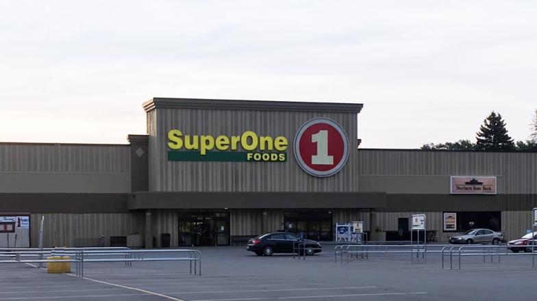 Super One Virginia South store building