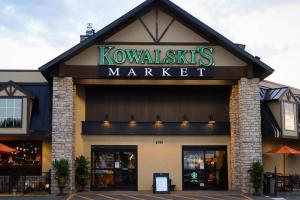 Kowalski's White Bear Lake Store Building