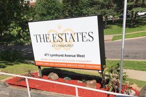 The Estates at Lynnhurst building sign