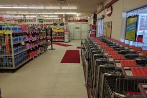 Nashwauk Market shopping carts