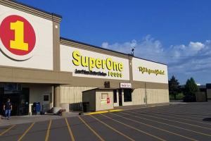 Super One Superior Oakes store building