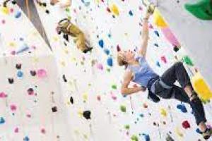 Vertical Endeavors Twin Cities bouldering interior