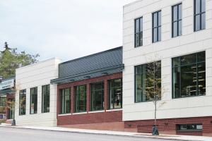 Mississippi Market building